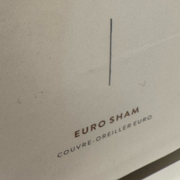 Anthropologie Soft cable Knit Pillow Cover in Cream - Picture 4 of 13